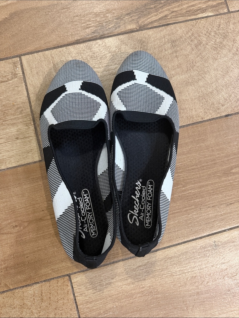 Skechers Black & White Slip-On Knit Ballet Flats
